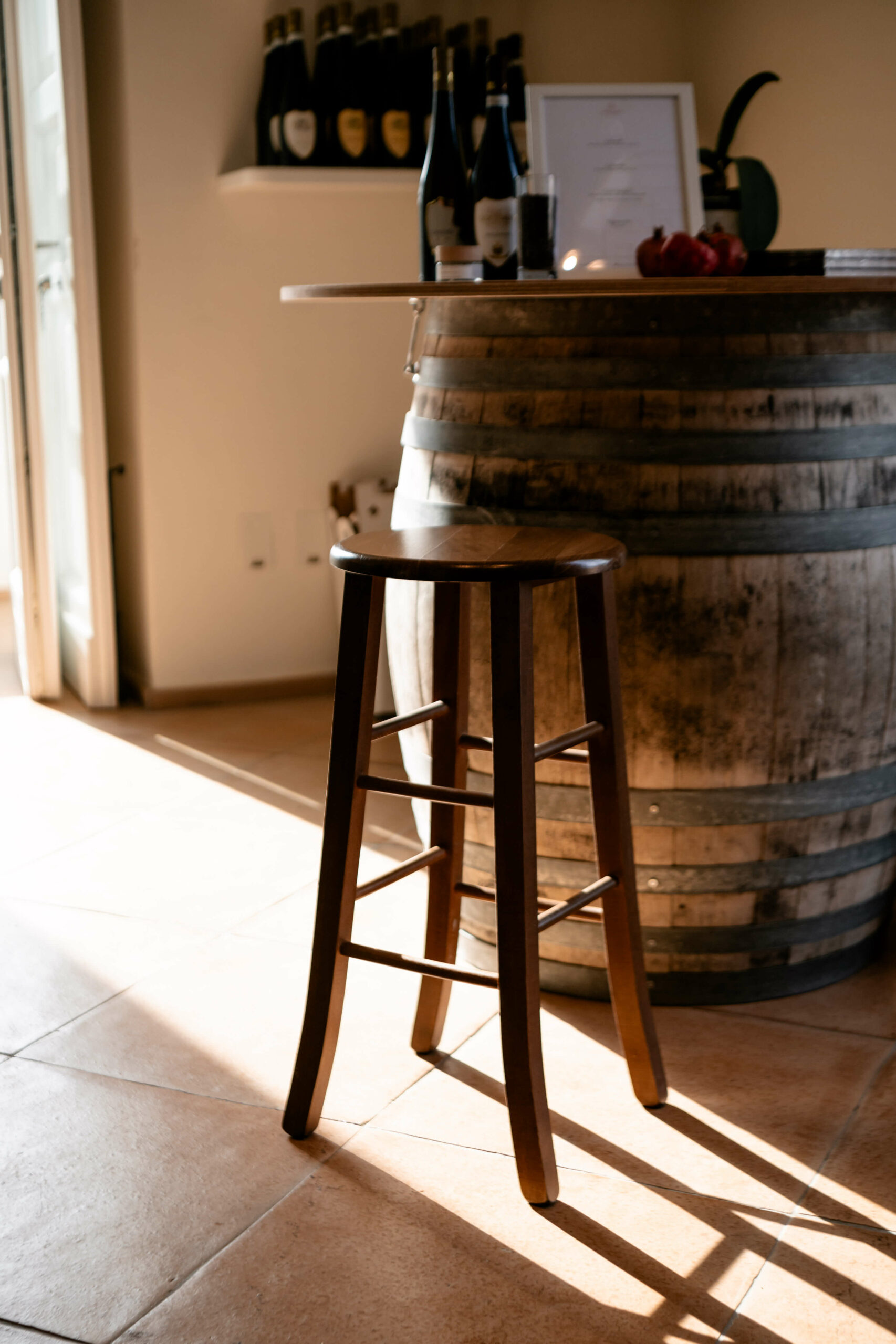 wine_sommelier_bottle_dambra