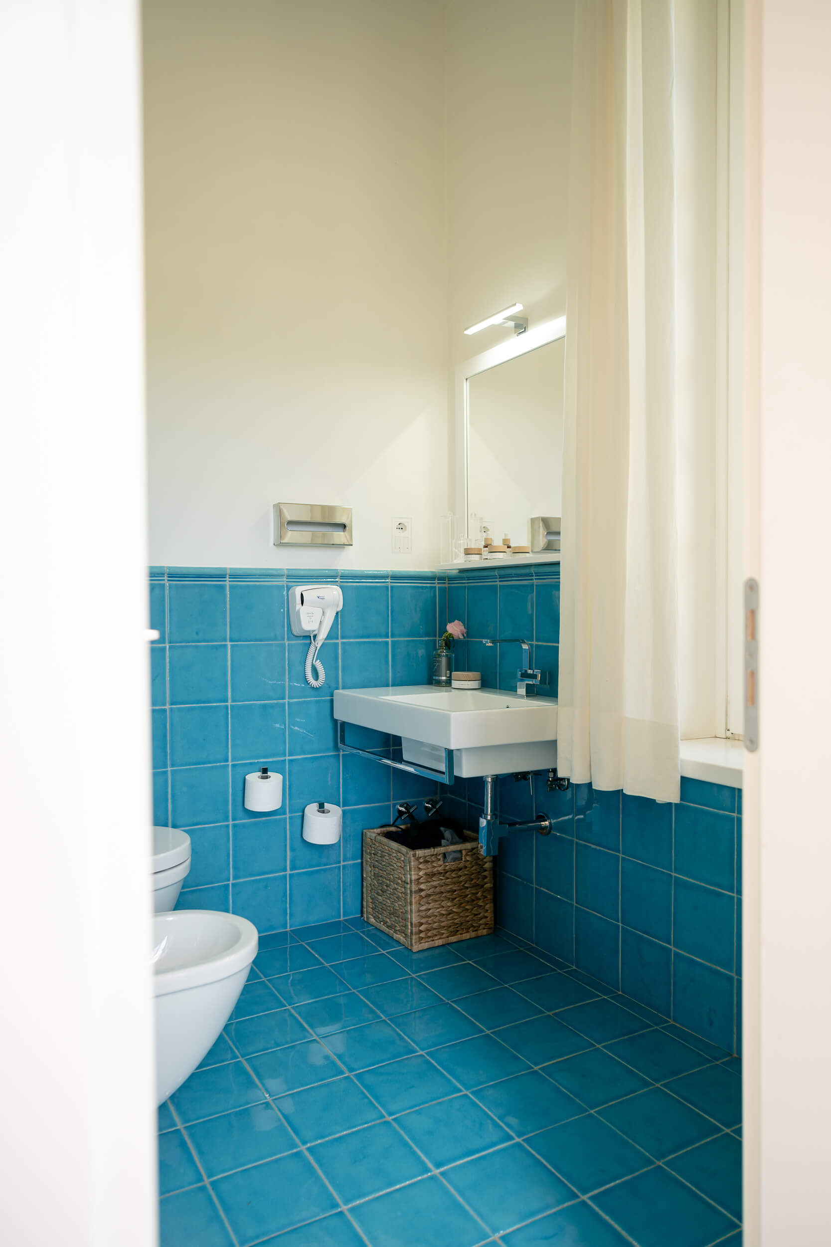 bath_room_calitto